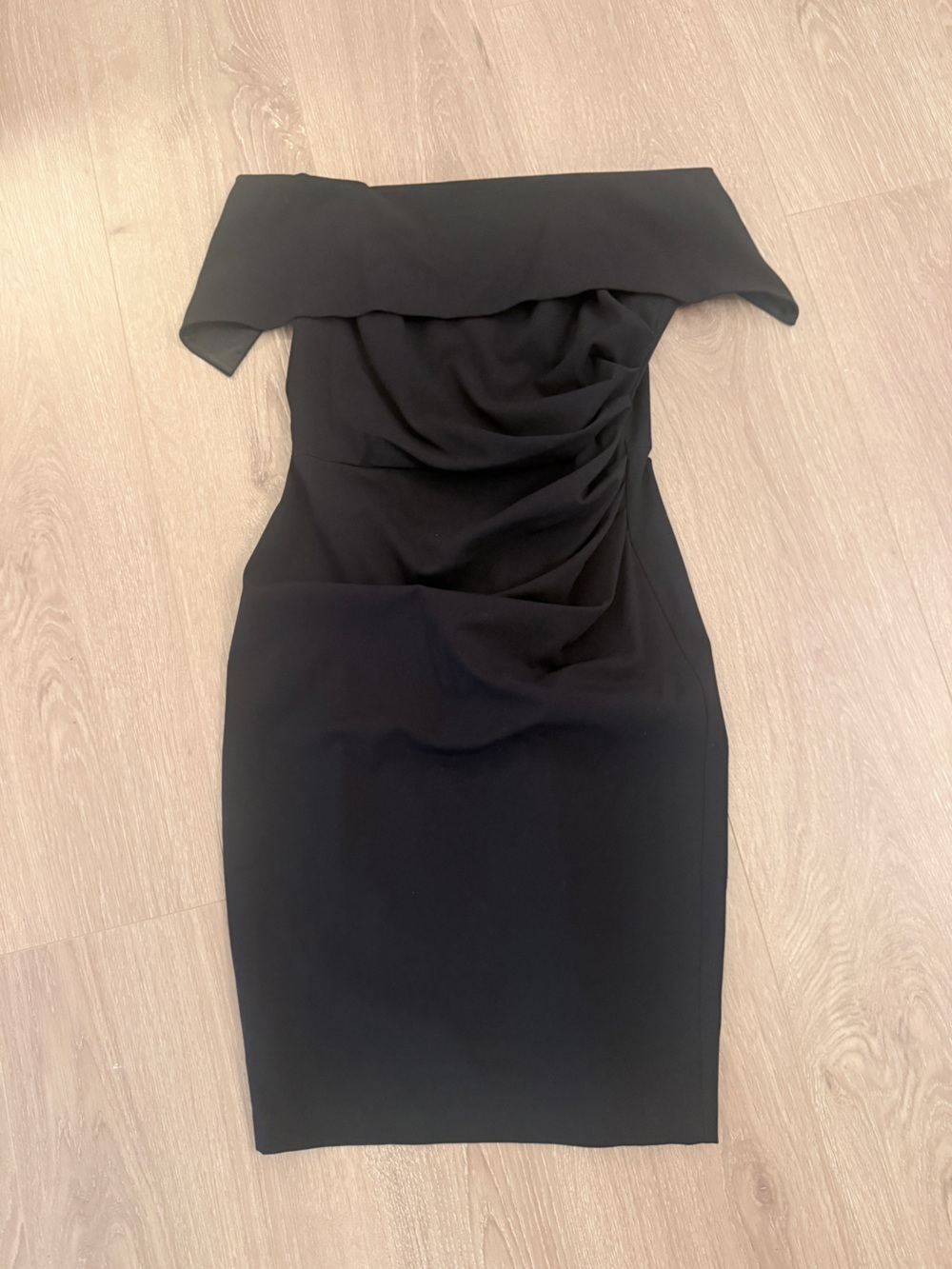 Vince Camuto Black Off-Shoulder Ruched Midi Dress